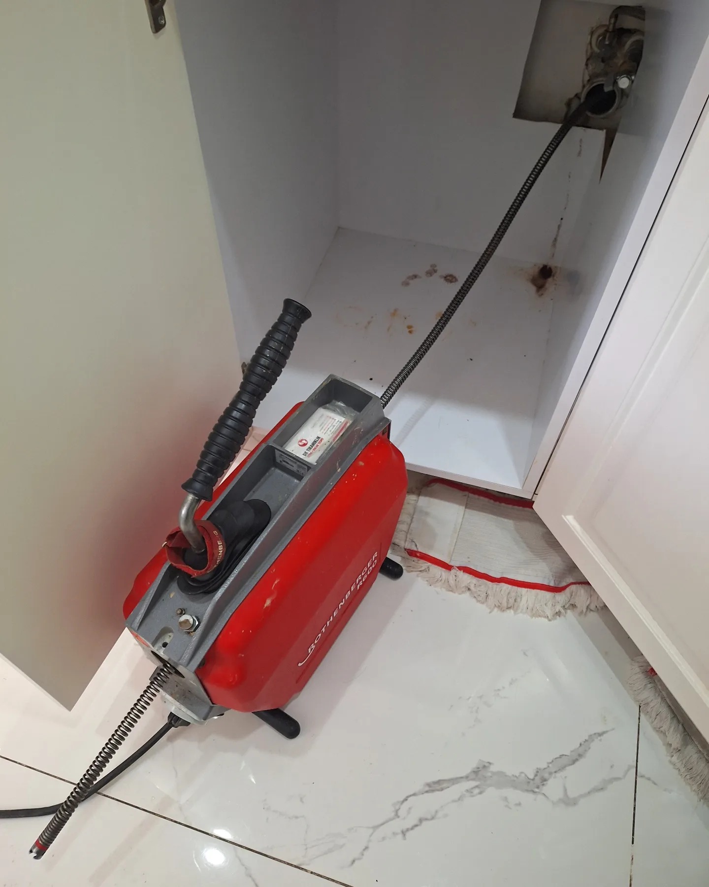 Usta müdahalesi logar gideri açma